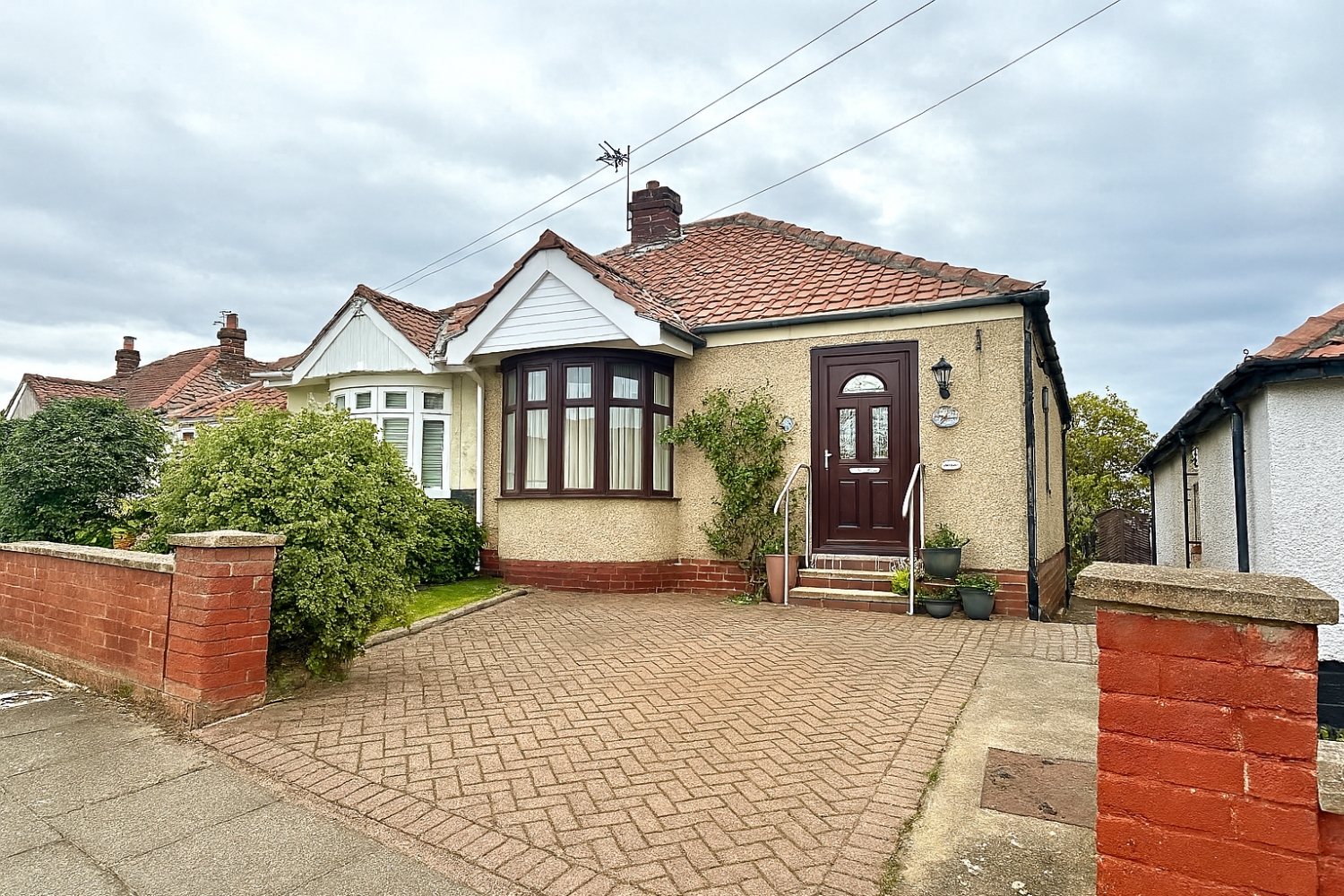 BROOMHILL GARDENS, HART LANE